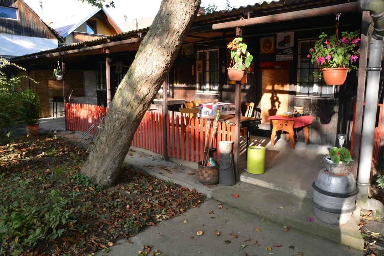 Retro Vila Guest House Slusovice Exterior photo